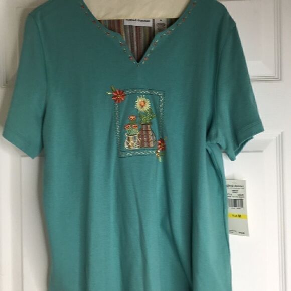 NWT Alfred Dunner s/s embroidered top. Size M - Picture 1 of 3